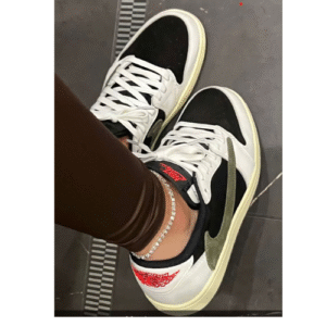Jordan 1 Low Travis Scott