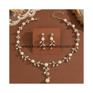 Ensemble collier et boucles d'oreilles en perles