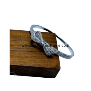 Bracelet Jonc en motif nœud strass
