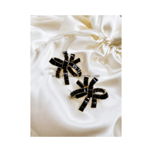 Boucles d'oreilles style graphique chic – Image 3